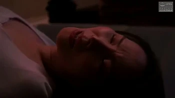 Fremdgeher-Schlampe wird hart in den Arsch gefickt