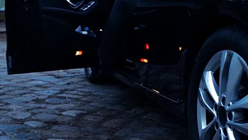 Julia wird draußen hart gefickt - deutsche Milf-Action