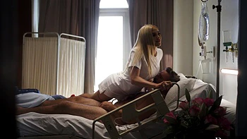 Manuel Ferrara fode duas enfermeiras gostosas no hospital