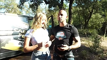 Блондинки шлюшки Хлоя и Элис жестко трахнуты в анал и рот