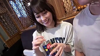 Schlanke Anime-Schönheit liebt langsames Nippelspiel und Vibe-Cunni