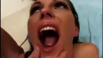 Double pénétration anale et minou en missionnaire