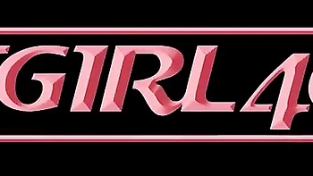 Loira madura britânica com bunda e peitos grandes se masturbando