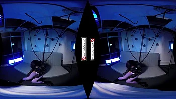 Hart gefesselt und gefickt in VR