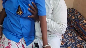 Öffentlicher Ratschef fickt seine Hilfesuchende