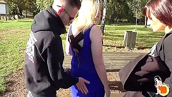 Blondes Teen mit fettem Arsch bekommt heftigen Analfick