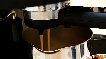 Adolescente fodida dupla vaginal e anal