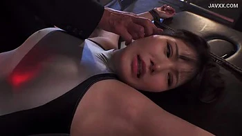 Asiatiques jouissant à fond