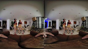 Пышка делает минет и анальный секс в VR