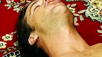 Худая немецкая блондинка MILF кайфует от ебли с кончей