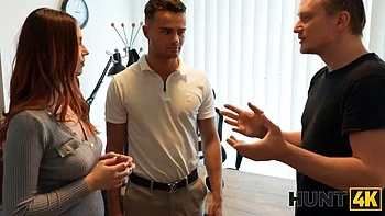 Rothaarige Stanley Johnson zeigt ihre Titten und nasse Pussy