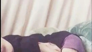 Amateur asiática madura se masturba sola