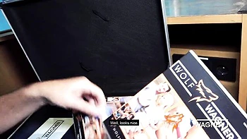 Julia Exclusivs große Titten Mama bläst im POV