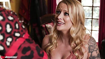 Paris White chupa BBC no interracial com babá