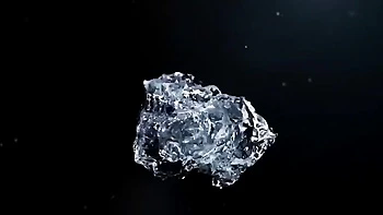 Клаудия Макк трахает с золотым дождём и пьёт писю