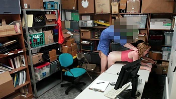 Maya y Bonnie en trío salvaje con Ryan