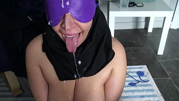 Jeune musulmane reçoit une grosse gâterie faciale du prof turc