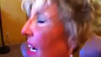 Roxy Rose baise: Sexe oral, levrette, amazone