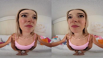 Неудержимая блондинка Тиа Саммерс мастурбирует с игрушками