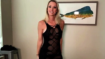 Vicky Stark sexy schwarzes Kleid Solo-Show