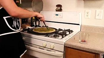 Büro Pizza Party Milf Sinn Sage gefickt