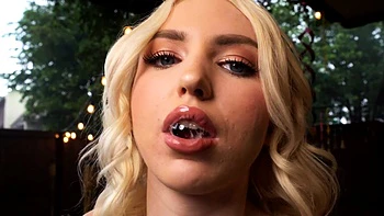 Britt Blair é fodida na sua faixa íntima fofa