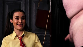 Étudiante SPH humilie son prof en femdom hardcore