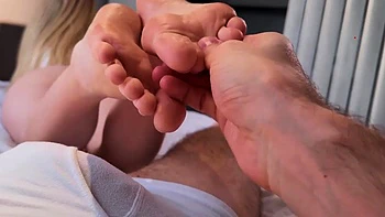 Sexy Blondine MILF vom Stiefsohn gefickt