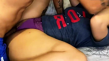 Belle brésilienne à gros cul baise avec énorme bite