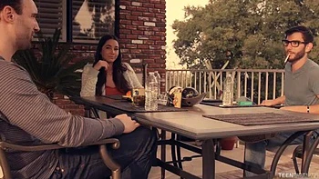 Meilleurs amis baisés : pipe, levrette & cowgirl