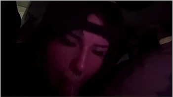 Chupando su polla hasta que corre en mi boca