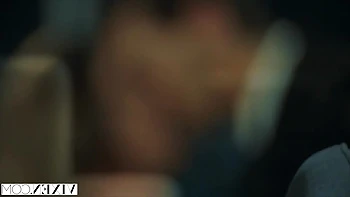 Sophie Dee lutscht und leckt unersättlich