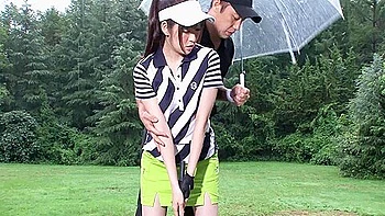 Japonesas listas juegan golf y follan duro