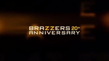 Zorra astuta Savanah Storm recibe dura lección con Danae Mari en trío y mamada