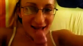 Turque suce fort un énorme cock - fellation amateur POV