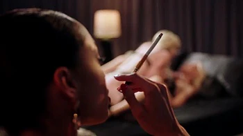 Nala Brooks et Melanie Marie se sucent et baisent leurs putains délicieuses