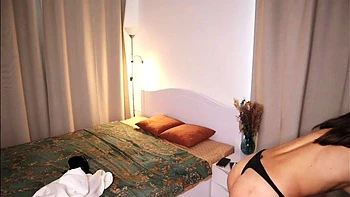 Amateur Babe zeigt sich nackt in der Öffentlichkeit