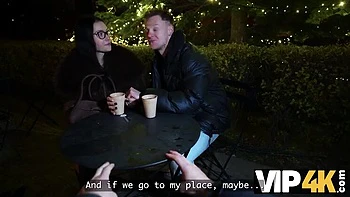 Brünette zum Weihnachtsfick abgeholt – Santas Schwanzgeschenk