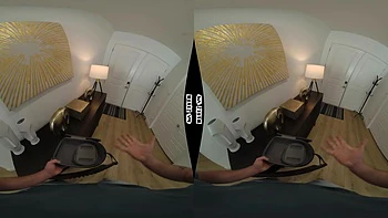 Puta adolescente morena lista para porno VR