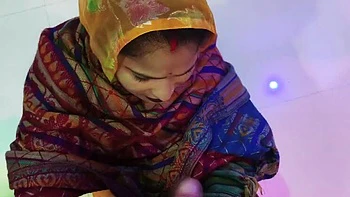 Desi indisches Paar beim selbstgemachten Sex mit brünetter Ehefrau