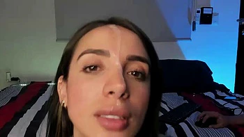 Stripper latina amadora faz boquete e mão