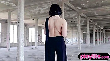 Marisa Ehret zeigt große Titten und Arsch beim deutschen Outdoor-Strip