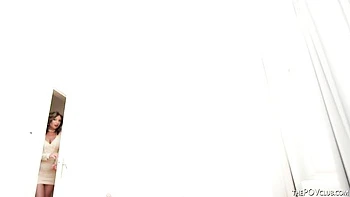 Julia North suce un gros BBC dans une chatte milf POV