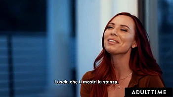 Aidra Fox séduit Kenna James pour un fuck lesbien torride