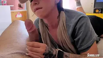 POV Novinha fitness - boquete surpresa! para o meu meio-irmão depois da academia - Sexdoll520