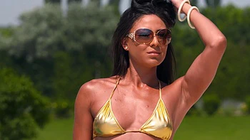 Brünette Cassie Del Isla leckt ihr Mann die Fotze