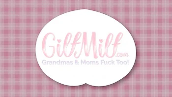 Unersättliche Blondine reitet hart und wird gefickt