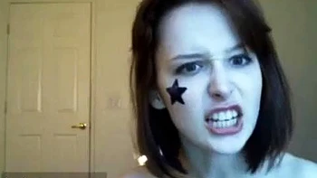 Leeloo danse en striptease amateur