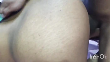 Foda caseira quente de Jija Sali com brinquedos