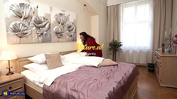 Señora madura XXL BBW limpiadora follada duro con culo y tetas enormes